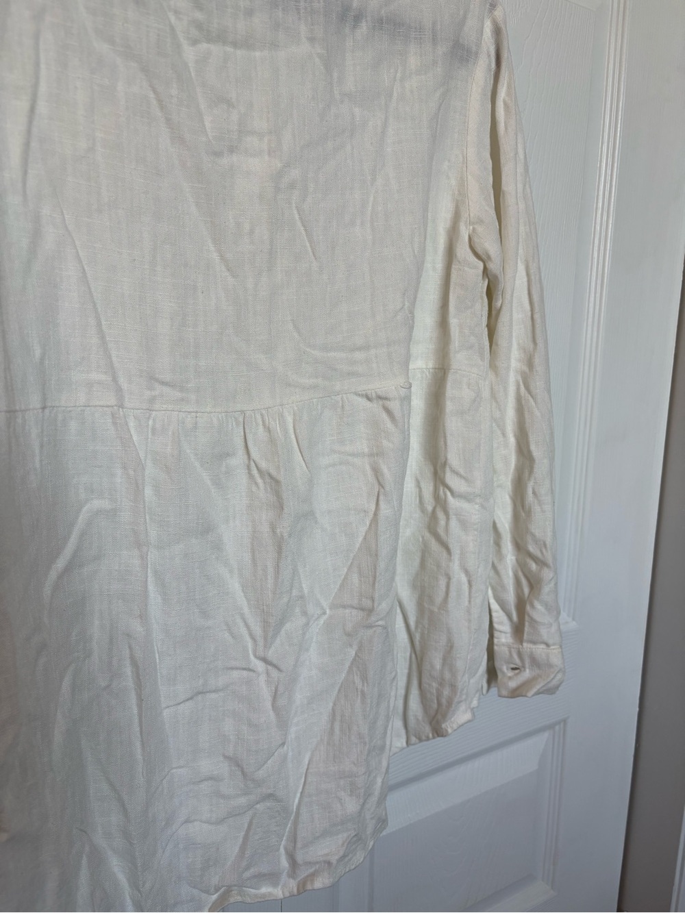 Lightweight Cream Long-Sleeve Women’s Top